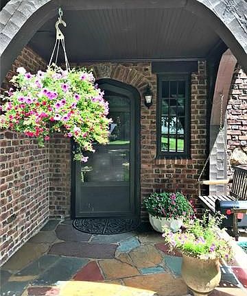 2nd image of 40 Midchester Ave
