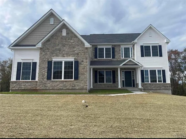 2805 Hawk Valley Ct #79, Upper Saucon Township, PA 18034