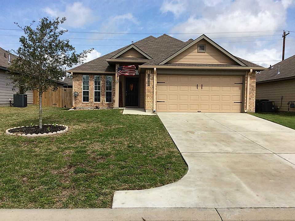 1st image of 102 Oakwood Ct
