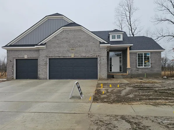 50009 Mustang Dr, Macomb, MI 48042