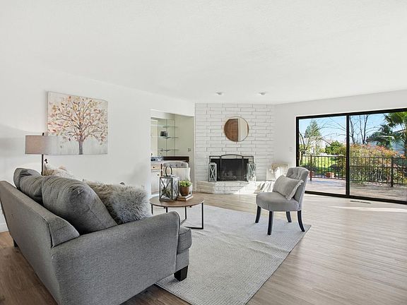 3rd image of 6923 Pera Dr