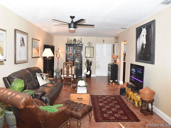 5th image of 2400 NE 33rd Ave APT 211