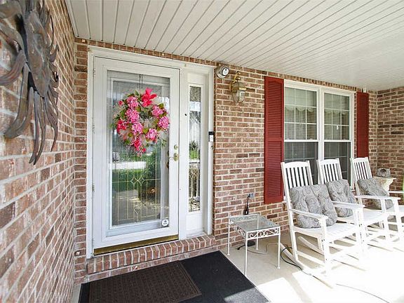 4th image of 2333 Greenfield Dr