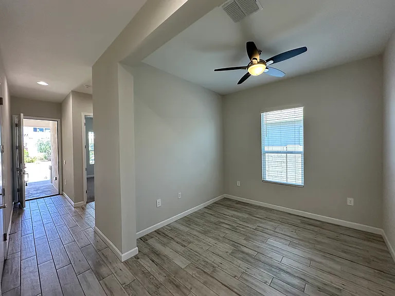 10319 W Harmony Ln — Photo 27