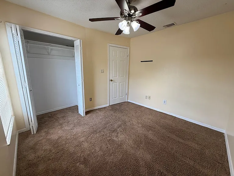 4712 Dandelion Dr — Photo 22