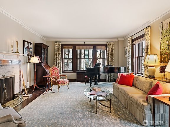 5th image of 1223 Spring Street #300