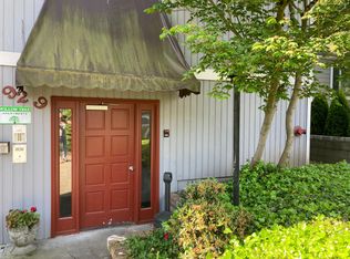 929 N 98th St, Seattle, WA 98103