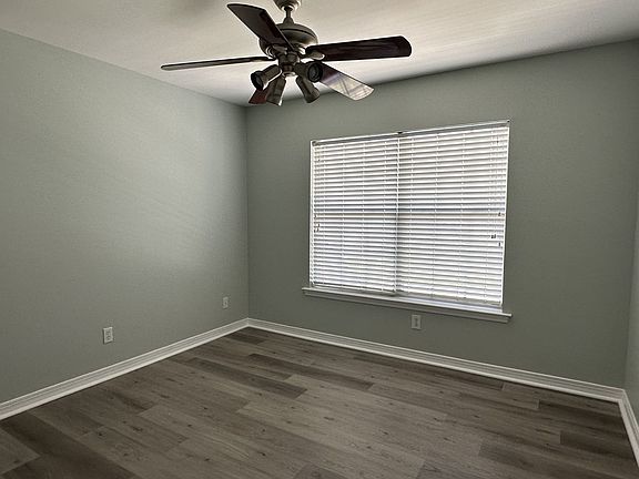 5th image of 1004 Deborah Dr