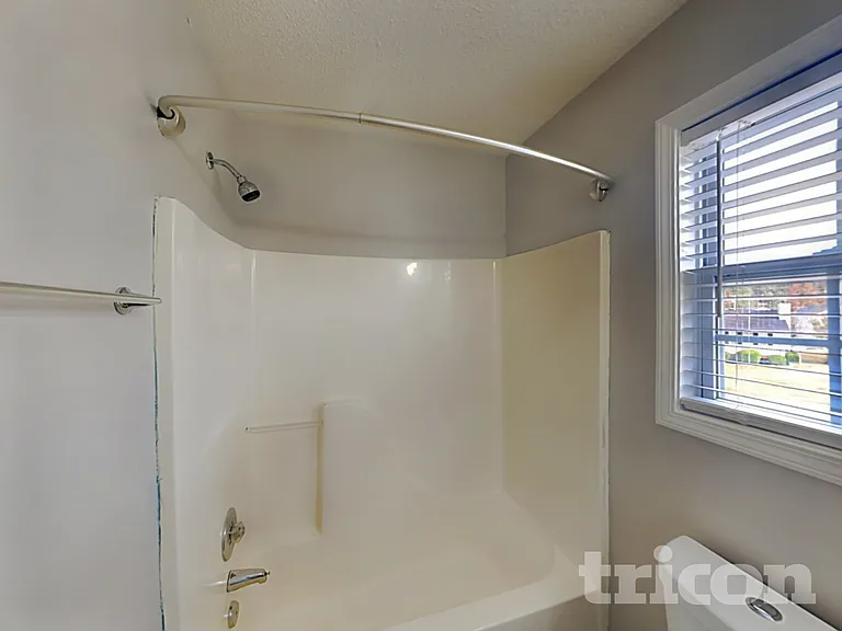404 Remington Ct — Photo 13
