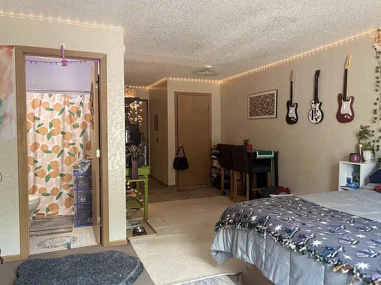 819 5th Ave S #106 — Photo 4