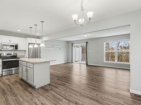 3rd image of 8110 Kelly Dr