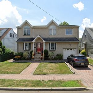 187 Pandolfi Ave, Secaucus, NJ, 07094
