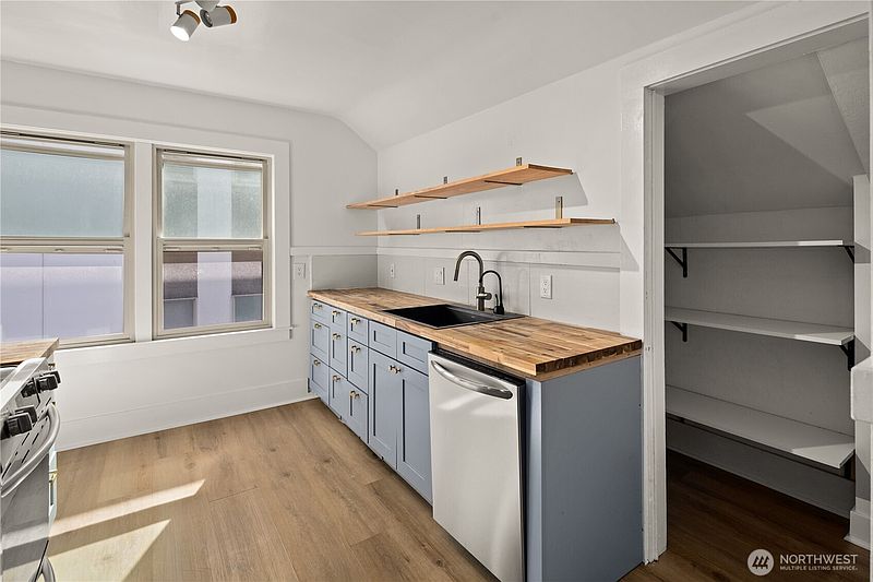 4th image of 6620 Carleton Avenue S