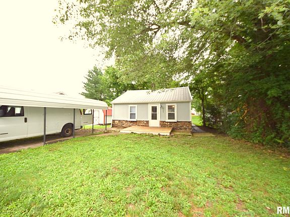 2nd image of 609 W Main St