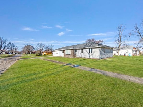 313 W Topeka St, Toluca, IL 61369