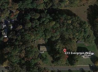 223 Evergreen Pkwy, Glassboro, NJ 08028