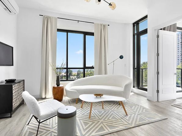 221 Sea Breeze Ave APT 6F