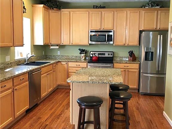 5th image of 177 Aster Pl