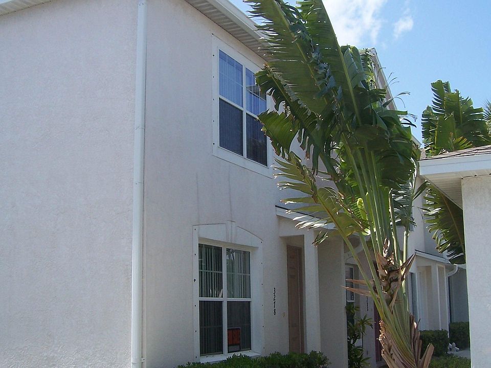 End Unit; Freshly Painted; Walk to Beach