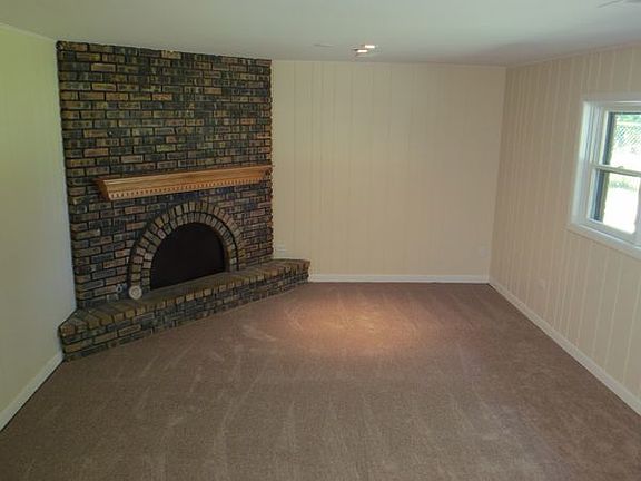 4th image of 22916 Bruce Dr
