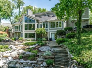 9855 Pondside Ct, Cincinnati, OH 45241