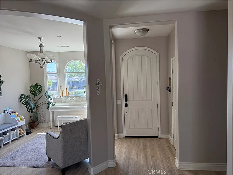 329 Dressler Ave — Photo 3