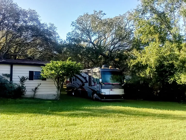701 Harper Pl — Photo 2