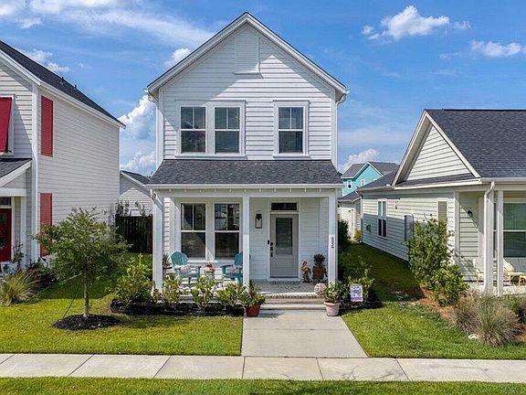 2nd image of 686 Blueway Ave