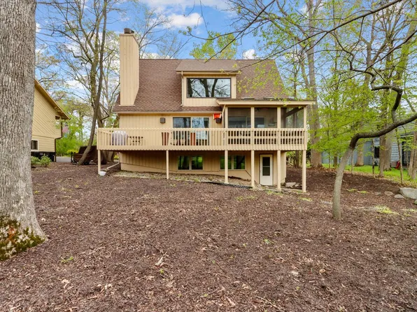 152 Saint Andrews TRAIL, Fontana, WI 53125