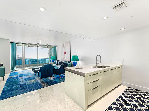 4th image of 200 S Biscayne Blvd #4005