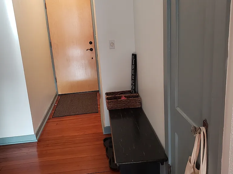 920 Lincolnway — Photo 3
