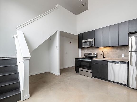 5th image of 3001 W Glenwood Ave #16