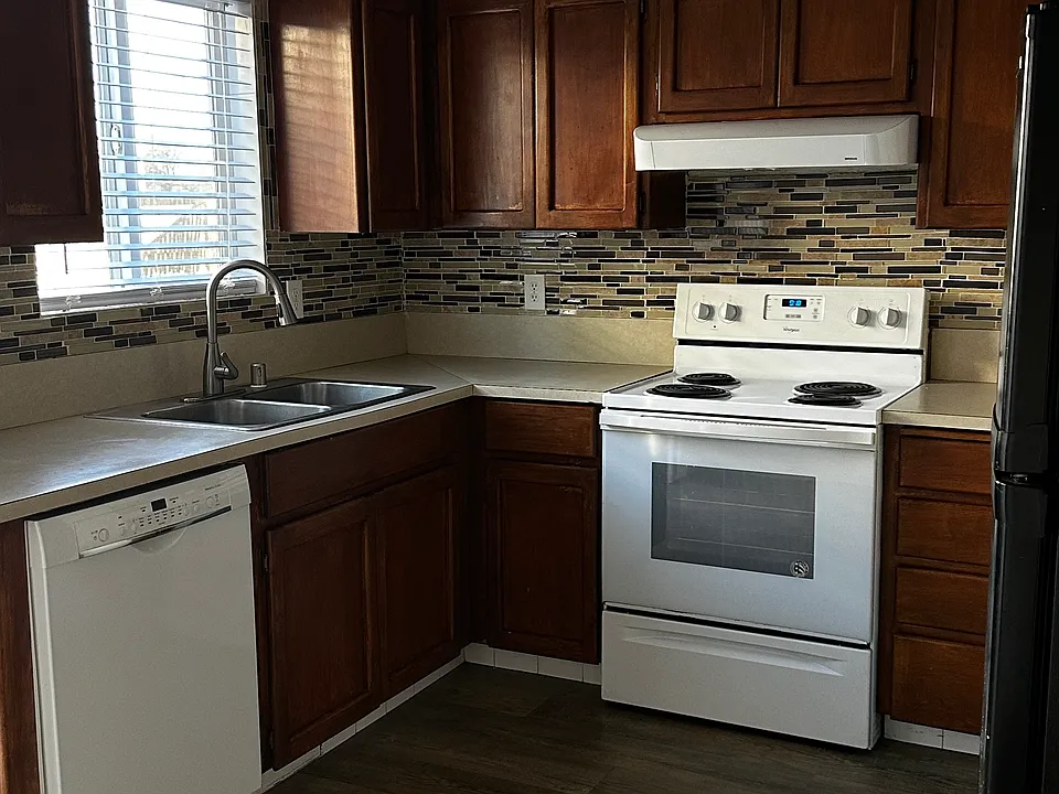 11111 NE 48th Cir #C