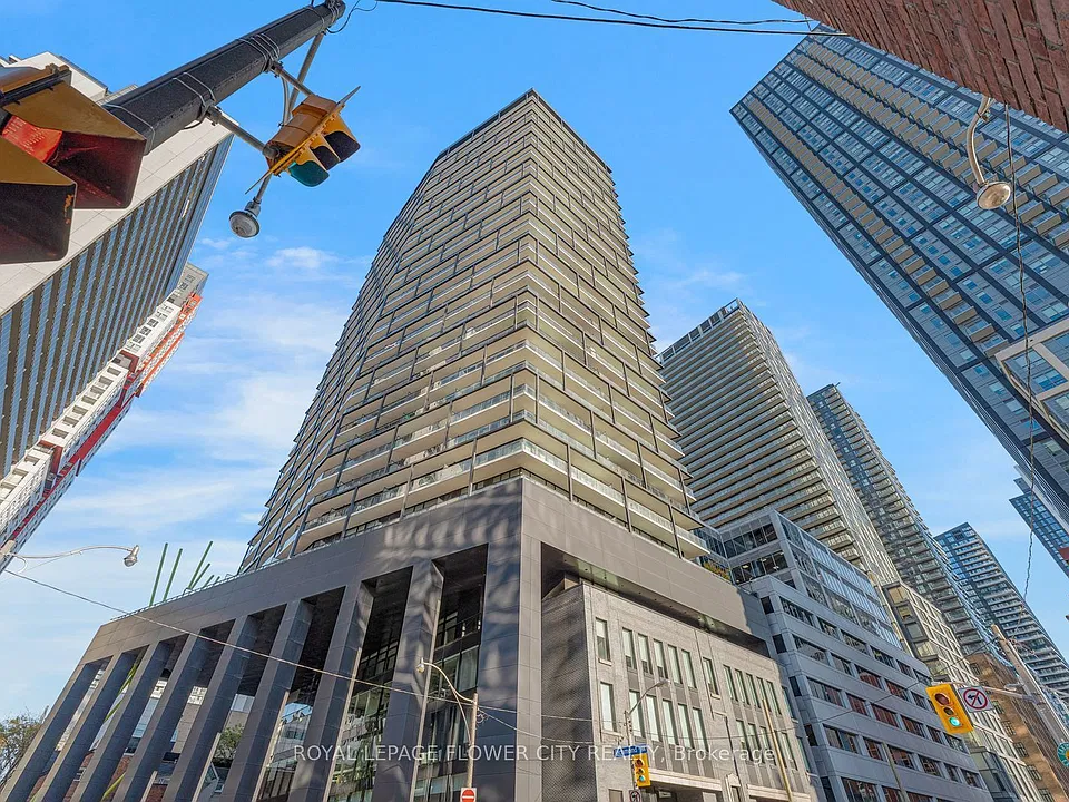 125 Peter St #2903