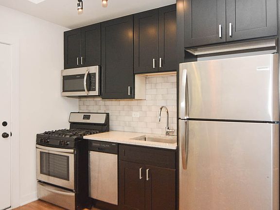 3rd image of 2203 W Eastwood Ave Unit G