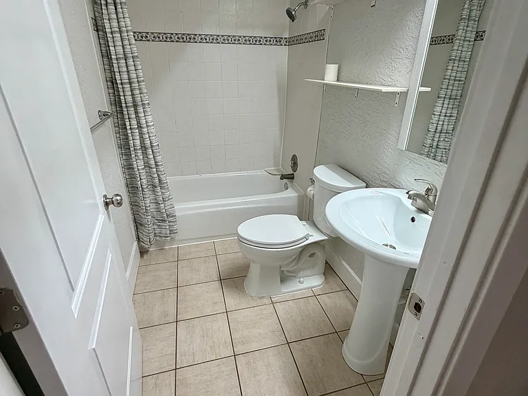 440 Cypress St — Photo 17