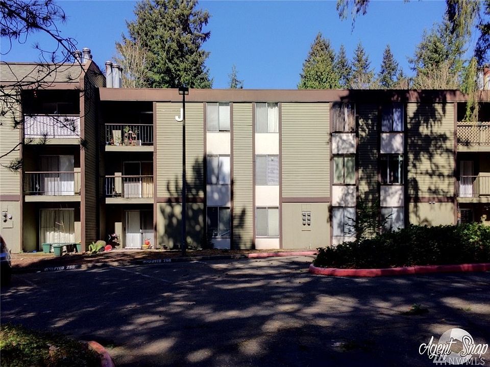 2nd image of 14515 NE 32nd St APT H302