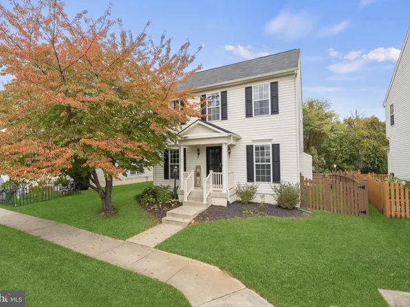 43 Stocks St, Lovettsville, VA 20180