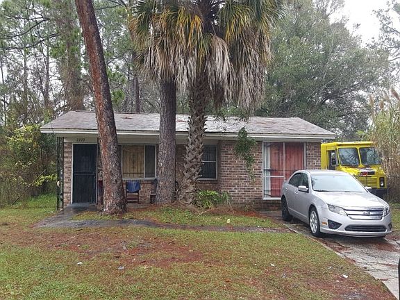 2nd image of 2227 W 26th St