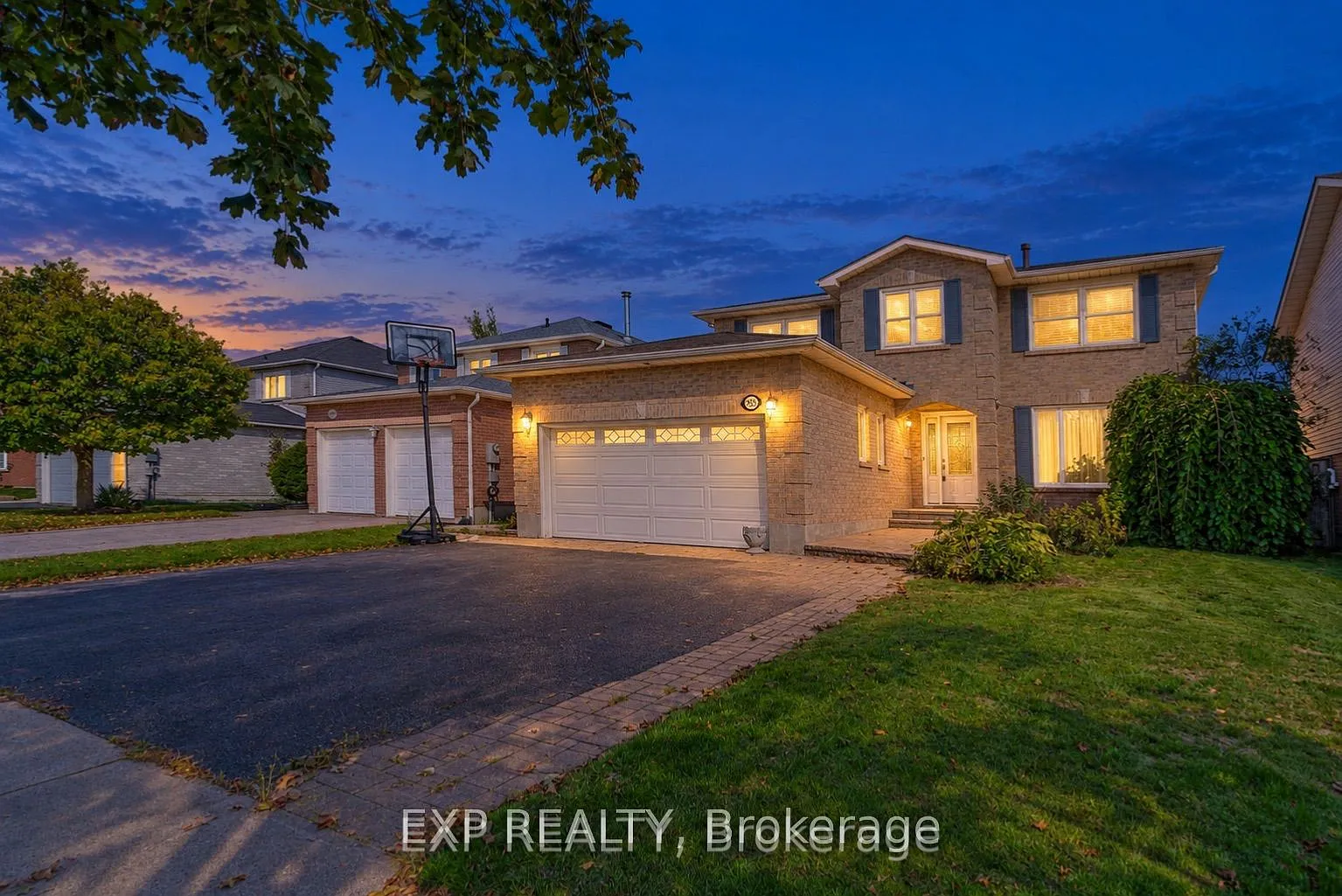 4 bed, $3,690 — Photo 2