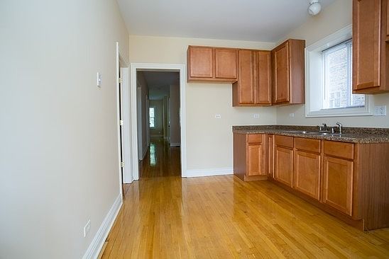 3rd image of 1704 N Lotus Ave