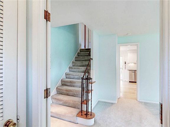 4th image of 5297 Marian Dr