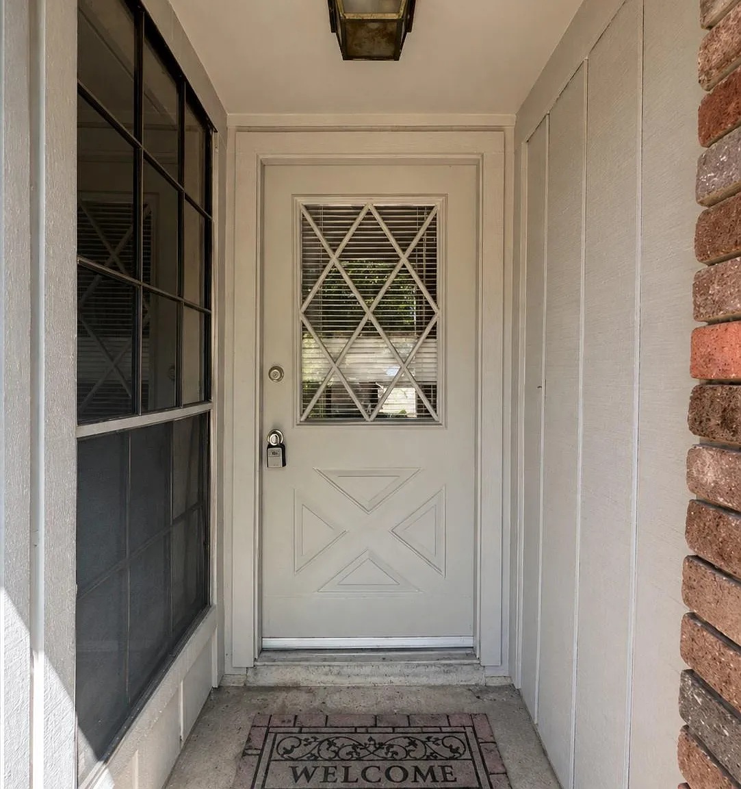 3 bed, 2.0 bath, 1452 sqft, $1,800 — Photo 4