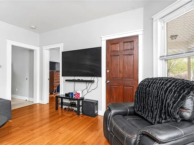 2 Poplar St #1 — Photo 6