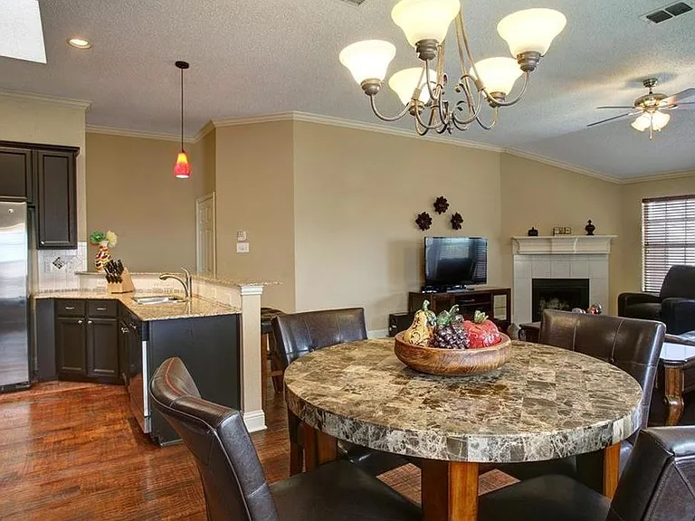 4506 Highlands Dr — Photo 7