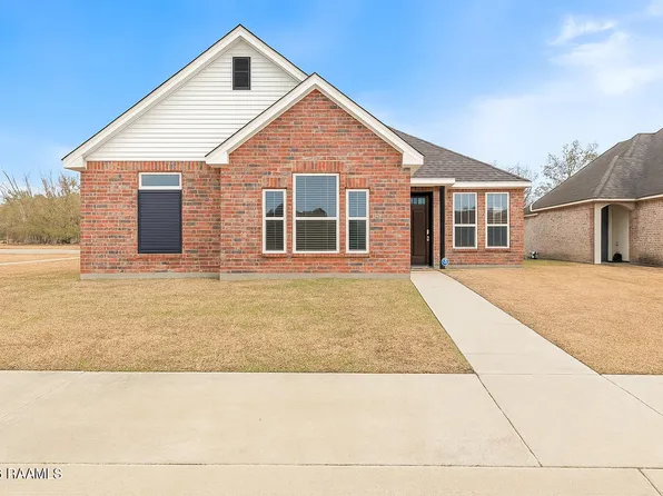 408 Wisteria Bend Cir, Carencro, LA 70520