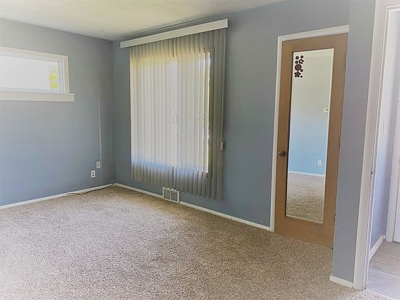 Living Room (2)