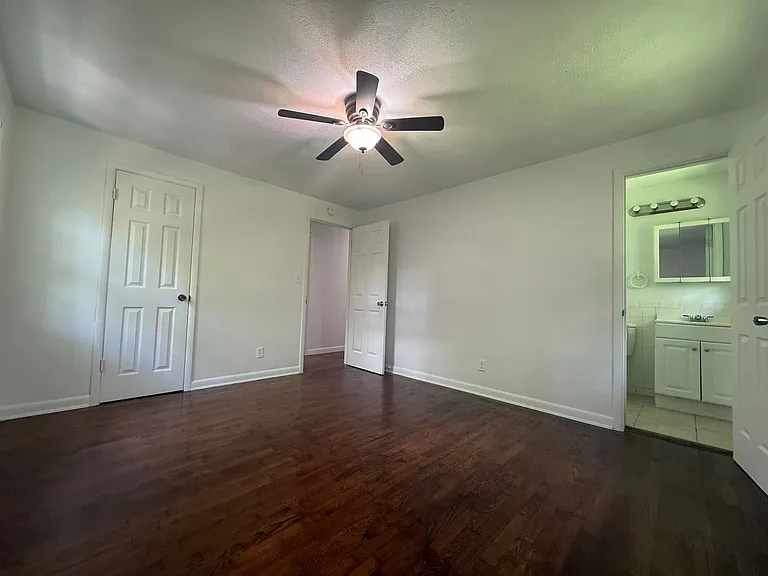 844 W Valley Ct — Photo 10