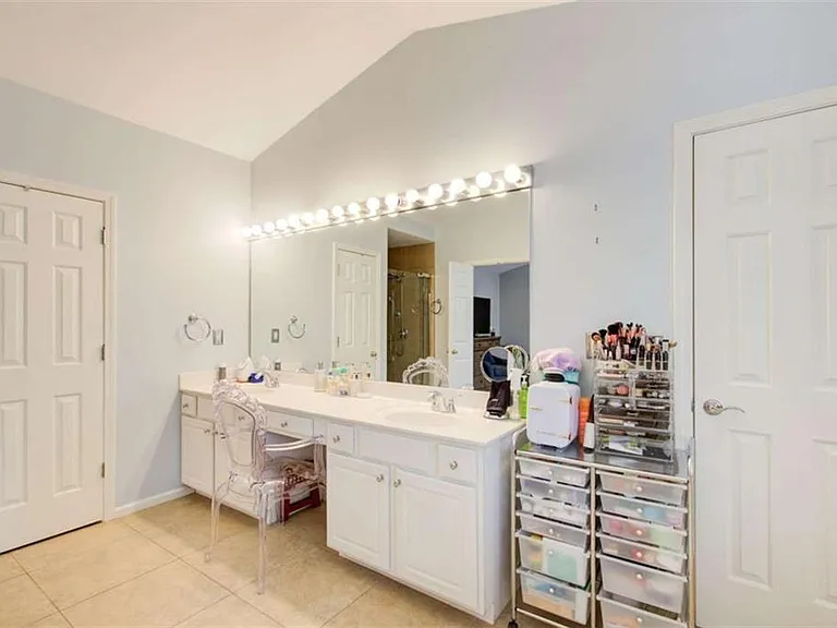 513 Stepney Ct SE — Photo 21