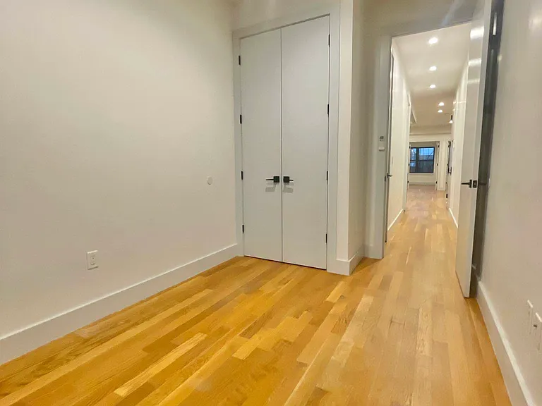 239 Scholes St #2LL — Photo 13